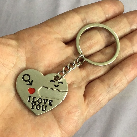 NWT. Keychain for Romantic Couple.Silver Tone Key Ring  Heart/Key Keychain. - Picture 8 of 12
